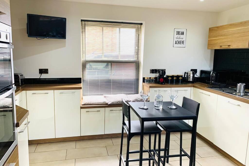 Boutique Townhouse Uphill Lincoln Villa Eksteriør bilde